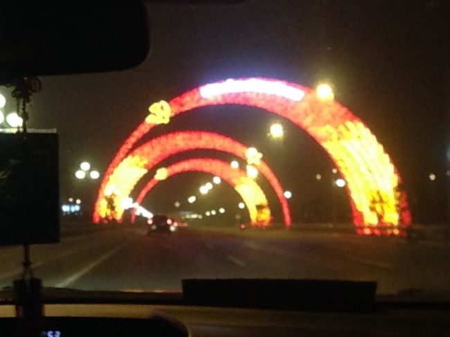 テト休暇入りました。26日夜ノイバイ出国。<br />この日は食事にKim Maに出た後、タクシーが捕まらず苦労。