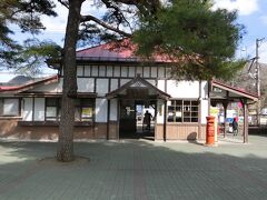 長瀞駅前の駐車場に運がよく停めれました。

ちょうど1台空いていたの。