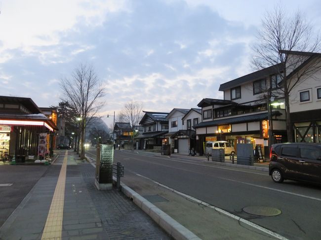 飲食店や土産屋も武家屋敷風でした。