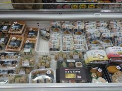 那覇空港のファミマです。
オリジナル商品があって目移りします！！