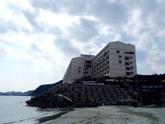 徳島旅　今回のお宿は「ルネッサンスリゾート鳴門」
弾丸の１泊ですので、レンタカーも借りず
ただ  の～んびりすることが目的
空港送迎があるのでこちらのホテルに決めました～
事前に、到着時刻を連絡しておくと
空港ロビーにお出迎えをしてくれる　ありがたいサービスです。