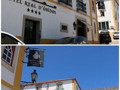 （写真上）宿泊ホテルの "HOTEL REAL D'OBIDOS" 
　　
　　城壁のすぐ外側にあり、黄色い（もしくは青い）縁取りは
　　オビドスの街のシンボルカラーです。

（写真下）左端がホテルで、右手奥に見えるのは城壁と城門