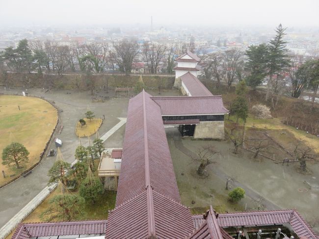 櫓へ続く廊下も赤瓦でした。