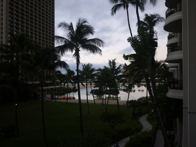 まだうす暗いですが、遅れないように準備しないとね