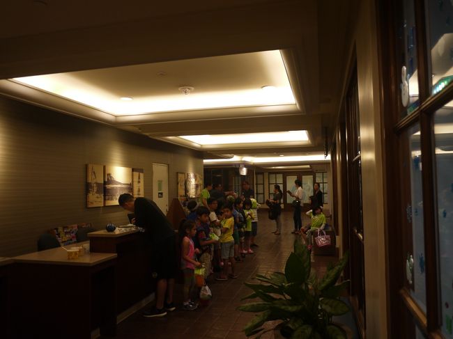 みんな受付に並んでいました<br /><br />思っていたよりいっぱい！２０人弱くらいかな<br /><br /><br /><br />ここでキャンセルを伝えたら、オーケー！またねって<br /><br />キャンセル料とか心配していたけど、かかりませんでした！・・・良かったぁー、内心ドキドキしてたんだよねぇ(;'∀')