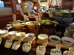 帰りは県庁前駅でおり夕飯
沖縄ビュフェのお店へ