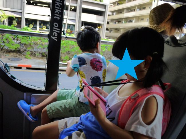 早速トロリーで出ー発<br /><br /><br />向かうのはパンケーキといえば定番の・・・エッグスンシングス(*´ω｀*)<br /><br />お店の前に停留所があるので歩かなくてもいいから子連れにはイイ！