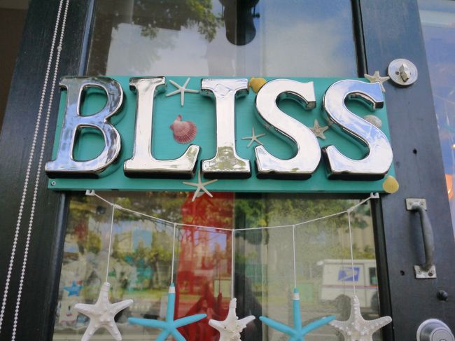 エッグスンシングス隣の雑貨屋さんをのぞきます