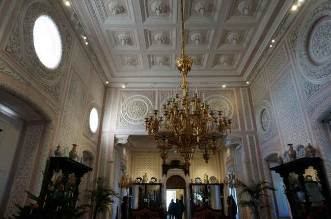 なんてことを考えたら、ちょっと豪華な部屋が現れた。バカにしてすみませんでした。