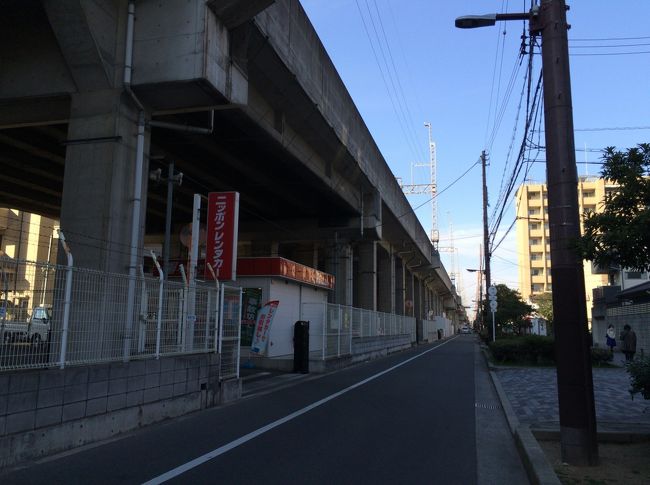 天下茶屋駅から難波方面に北上<br />この高架橋下、途中まで南海本線で走っていた