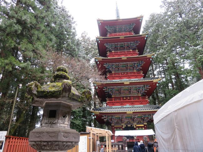 五重塔。<br />鳥居くぐってすぐあります。<br />五重塔は色々な所にありますね。