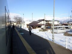 信濃浅野駅。