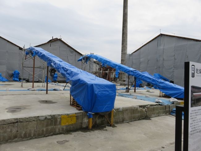 乾燥場。<br />繭を乾燥させる建物です。<br />数年前の大雪で半壊してしまい、復旧中でした。<br />