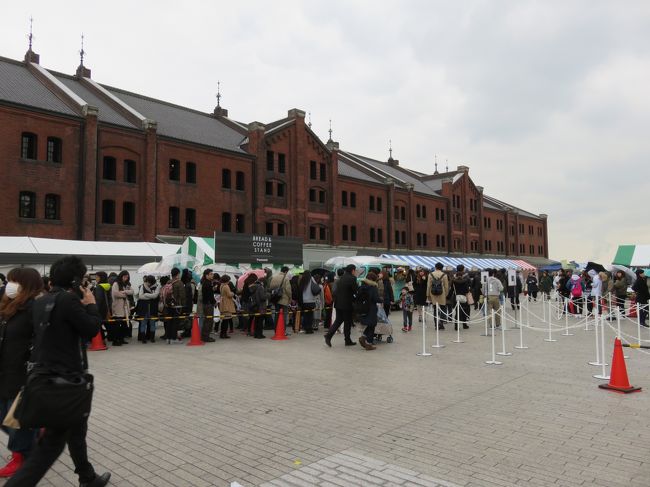 赤レンガ倉庫は、函館と比べて横浜の方が規模が大きかったですね。<br />人も多かったです。