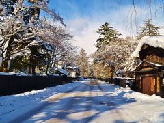 角館の武家屋敷通りと言えば桜の時期が有名で、桜見物の方が通りを埋め尽くしますが、雪化粧の武家屋敷もすごく美しい！
平日だった事もあり人があまりいないのでよかったぁ！