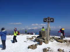 入笠山山頂（1955m）。360度の展望を楽しめました。