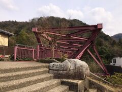 山中温泉近くにあるあやとり橋。
散策コースがありました。