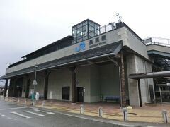 8:11
宿から徒歩5分‥
JR長浜駅です。