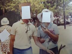 奈良を観光バスで回ります。
東大寺の鹿