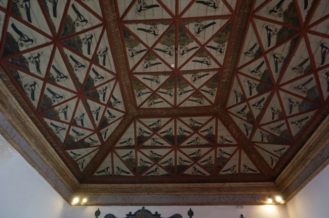 続いてカササギの間。名前は聞いたことがあるけど、よく考えるとカササギってあまり馴染みがないなぁ。