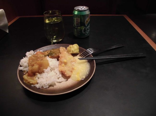 もう少し食べれたので、適当に軽食と７－UPを頂く。