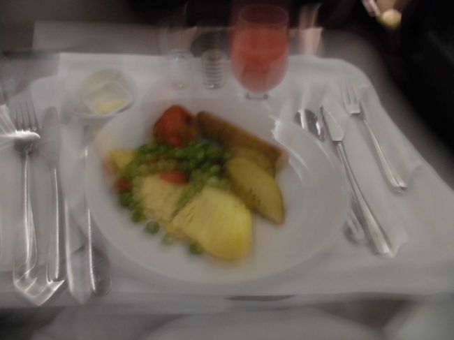 帰国便(ﾏﾚｰｼｱ航空)の機内食。　ｵﾑﾚﾂ。