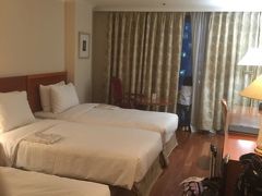 セジョンホテル は
さすがの 特一級Hotel。

大通りに面していて
空港バスの停留所も
明洞えきも近く
移動には楽々  安定の人気Hotelですね。