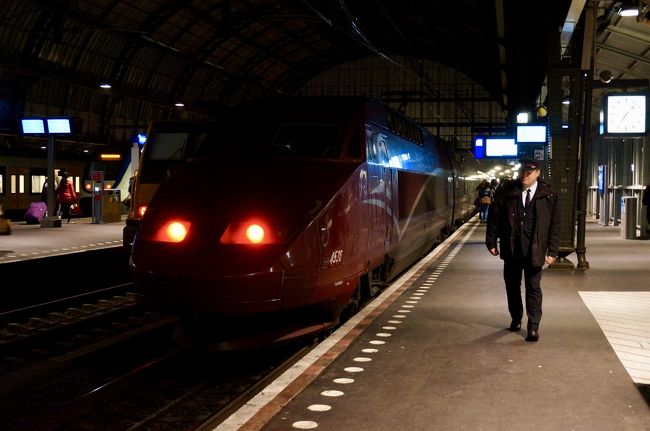 ７：１７発のタリス２番列車でベルギーはブリュッセルに向かいます。