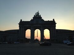 途中夕日が綺麗だったのでサンカントネール公園で停まって頂き一枚撮らせて頂きました

流石ヨーロッパ、途中の街並みがとても綺麗です