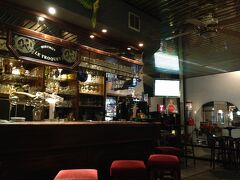 21時半頃ホテルに到着です

今回宿泊したホテルは、フォーポインツバイシェラトンさん

チェックインを済ませた後、先輩と近くのレストランへ食事に出かけました