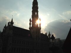 ズドーンと聳え立ってました

想像以上に大きな建物で、スマホのカメラに入りきりません

周りの建物も大きく素敵な建物ばかりです


仕事の時間が近づいていた為ゆっくり見て回ることができませんでした