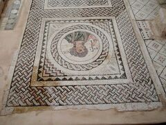コウリオン遺跡に古代ローマのモザイク