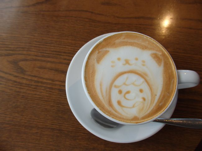 セットドリンクはカフェラテをチョイス☆<br />サービスで可愛いラテアート♪カフェラテにして良かったヾ(〃^∇^)ﾉわぁい♪ 