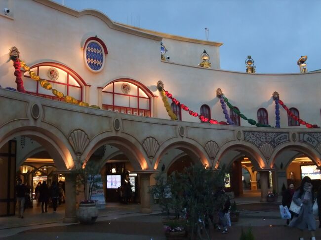 最後にもう一度行ってきた きらめく海へ シャイン オン 東京ディズニーシー15周年 ザ イヤー オブ ウィッシュ グランドフィナーレ へ オ マイ クリスタル でおなじみ大人気のクリスタルブルーが言う やっと会えましたね になるのか 果たして 最後にもう一度行ってきた きらめく海へ シャイン オン 東京ディズニーシー15周年 ザ イヤー オブ ウィッシュ グランドフィナーレ へ オ マイ クリスタル でおなじみ大人気のクリスタルブルーが言う やっと会えましたね になるのか 果たして
