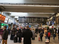 モンパルナス駅に到着。この規模のターミナルが市内にいくつもあるのはすごいですよね。
乗り換えが１時間ほどだったので、かなり駆け足での移動だったので、汗だくです...

パリ市内を観光できなかったのが残念。