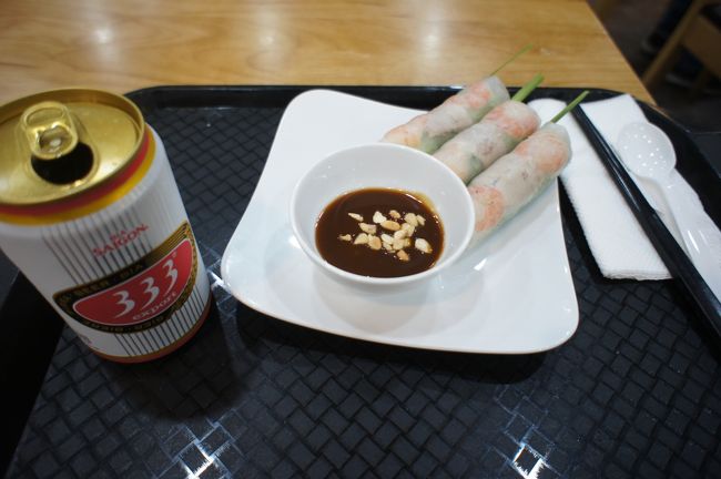 時間があったので空港内で生春巻きを食べました。60000ドン。ビールは35000ドン。合わせて500円位でしょうか。