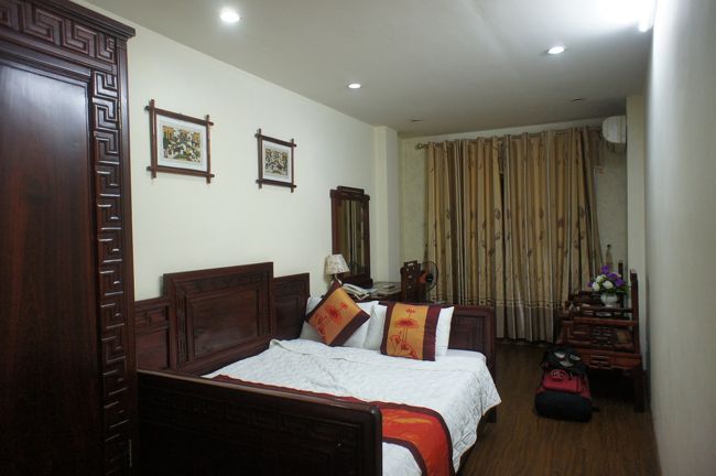 この部屋で$16でした。朝食も付きます。部屋に置いてあったお菓子が珍しかったので、スタッフに聞いて近くのスーパーで買っておみやげにしました。