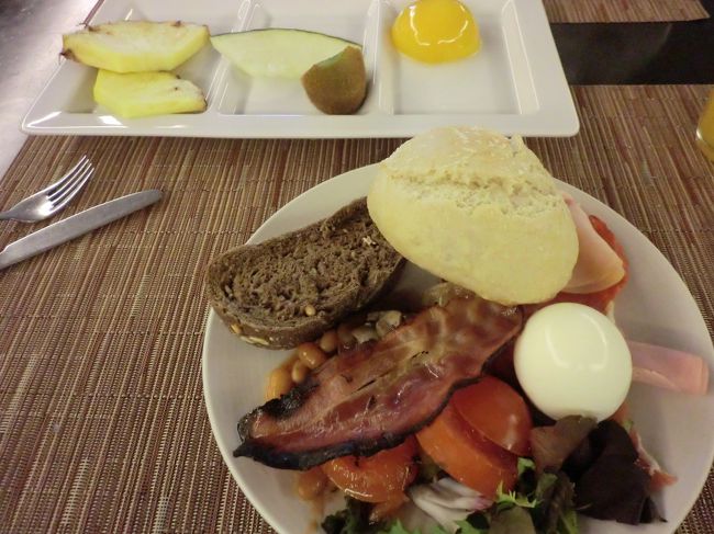 こちらのホテルは朝食が充実しており盛り過ぎました