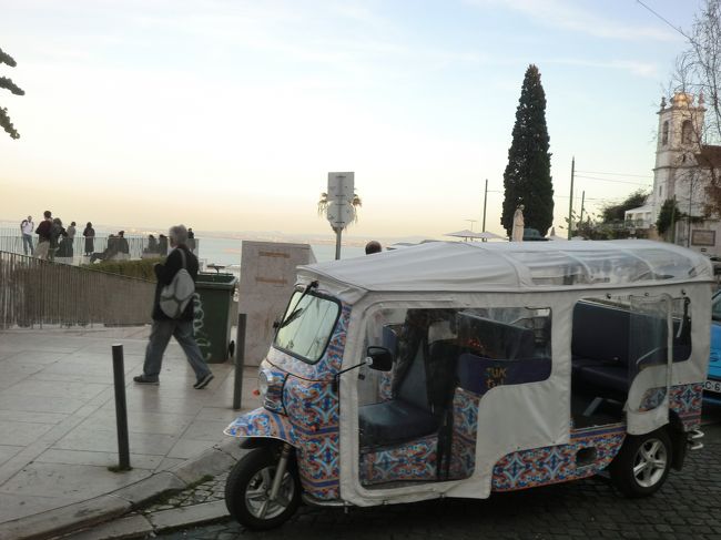 トゥクトゥクもあります