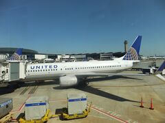 　ユナイテッド6便でアメリカのヒューストンへ。ほとんど寝てた気がしました。一昨年ESTA取ってあって期限も残っていたので、入国審査もスムーズ。今回は比較的乗り継ぎも余裕があり、ユナイテッドクラブというユナイテッド航空のラウンジに入ってみました。