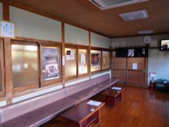 これが元湯

木ばりの休憩室