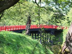 暑い日でしたが緑に映えて赤が綺麗な杉の大橋
