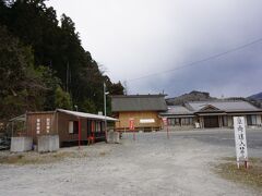 釣石神社に到着。
以前は仮設の社務所でしたが、
新しい社務所ができていました。