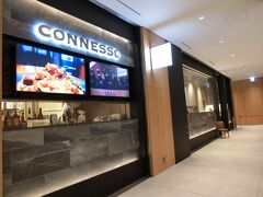 ３階のヴィーノアンドリストランテ　コネッサさんへ！
