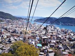 朱華園から数分のところに、ロープウェイ乗り場があり、一気に千光寺山を上ります。

尾道って海と山が隣接してるのね。