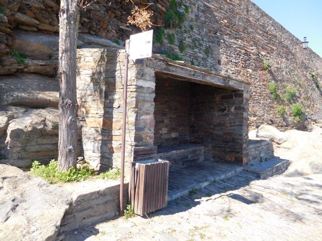 モンサラーシュのバス停<br /><br />そう言えば、今回ポルトガル語でパラージェンParagem（バス停）という言葉はよく使いました。