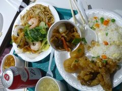 「パンダエクスプレス（中華）」にて。
フツーに美味しい。
