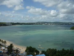 今朝のグアム～
起きたら、部屋から海が見えるって、やっぱり、よい。
