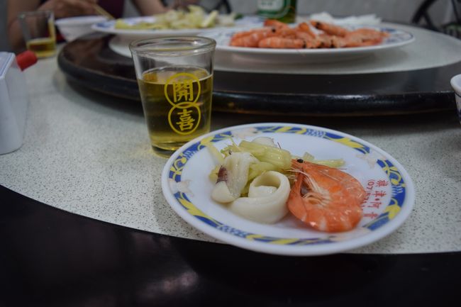 こちらは、エビの蒸したものと、イカのセロリ炒め。<br />新鮮そのもの！<br /><br />