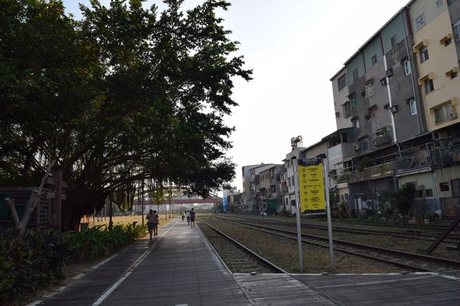 街中はバイクがとても多いし、路駐の車も多く、走りにくいのですが、<br />ホテル方面へ帰りはサイクリングしやすい道がありました。